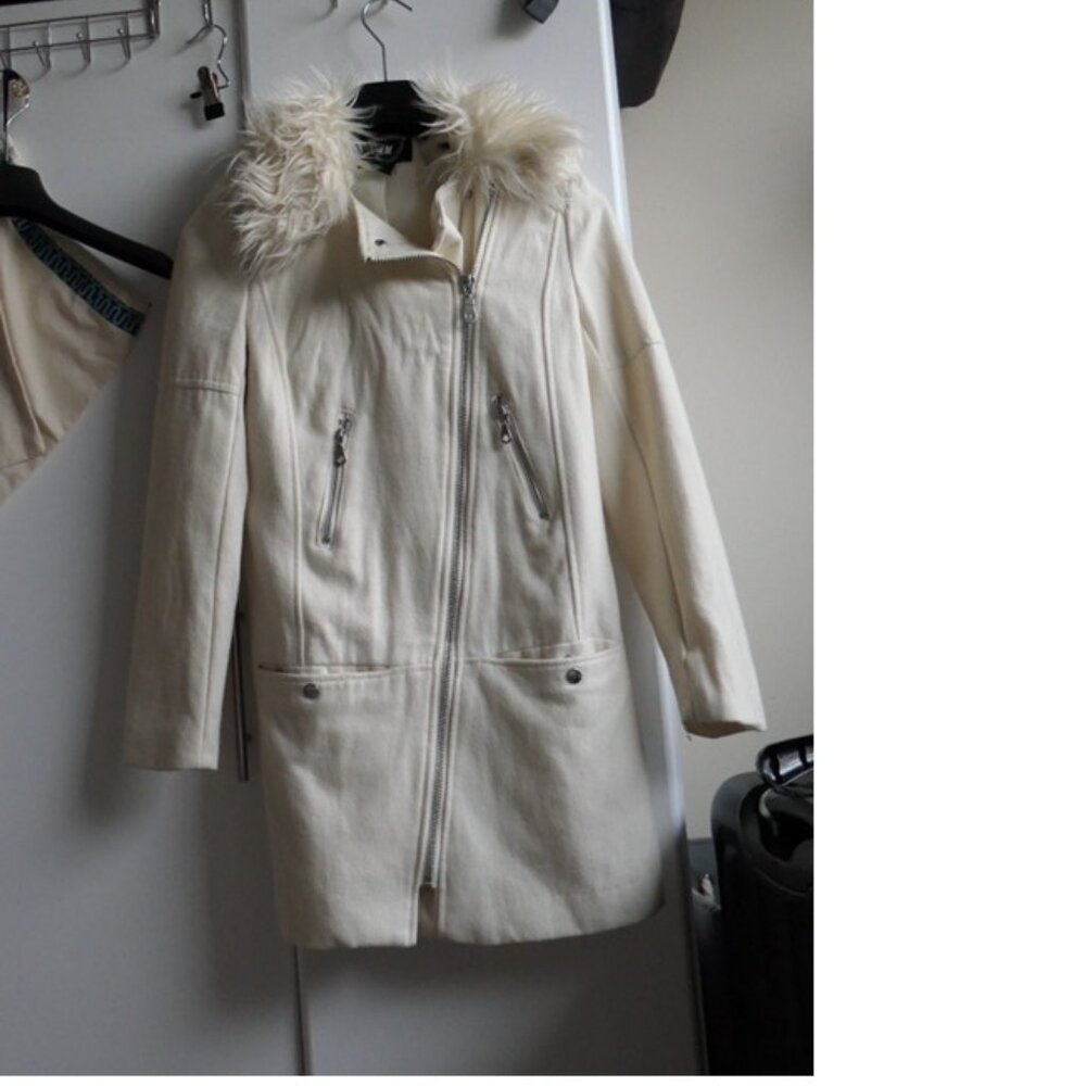 Winter wool white coat, with faux-shearling collar, Sz 2